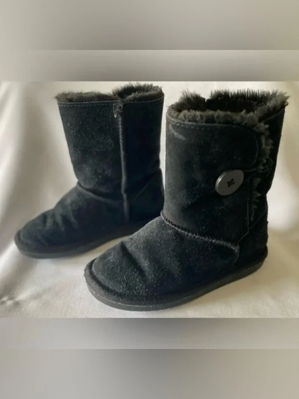 G.H. Bass & Co. Black Boots with Button Detail & Faux Fur Lining Size Girl’s 11M